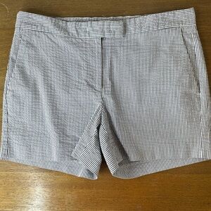 Ann Taylor Devin City Short, Women's Blue and‎ White Striped, Seersucker Size 6